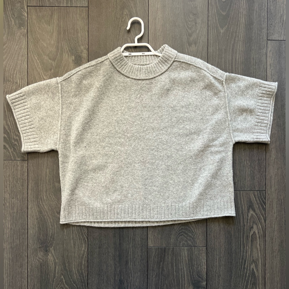 BRAND NEW Truth Light Gray Knit Pullover Sweater